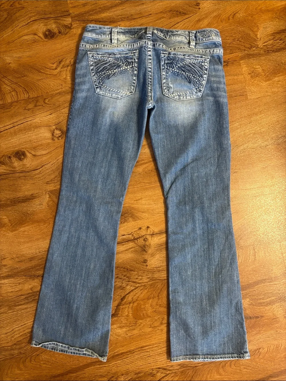 Silver Jeans Tuesday distressed- 32 - Picture 3 of 5